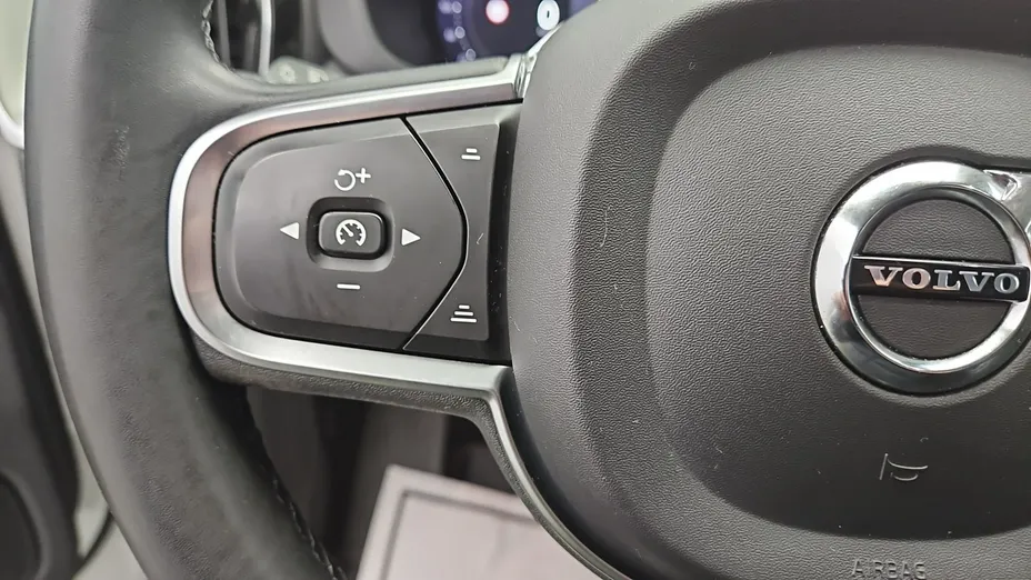 VOLVO XC60 -