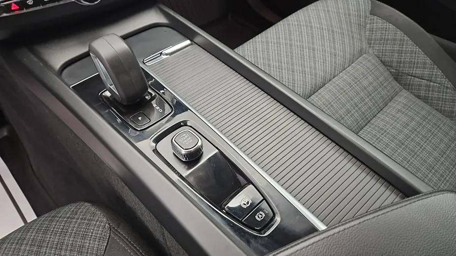 VOLVO XC60 -