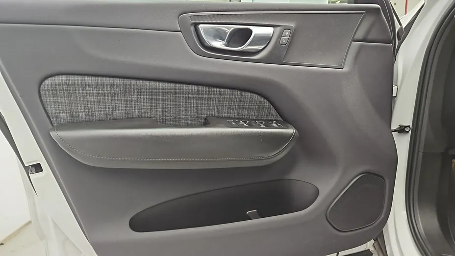 VOLVO XC60 -