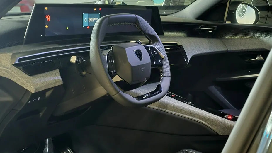 PEUGEOT 3008 -