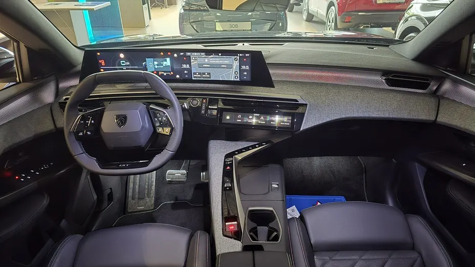 PEUGEOT 3008 -