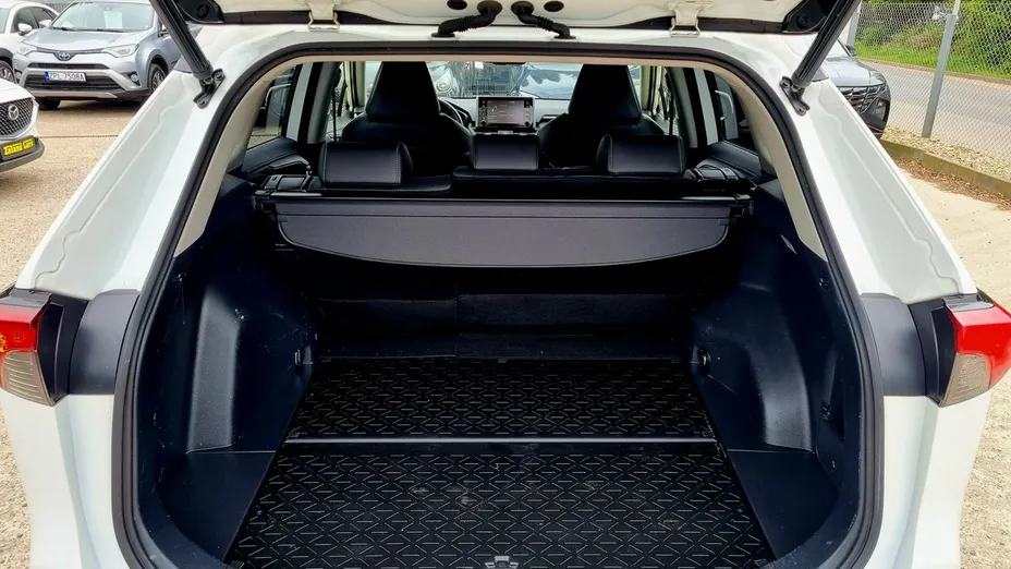 TOYOTA RAV4 -