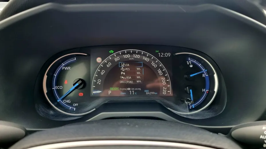 TOYOTA RAV4 -