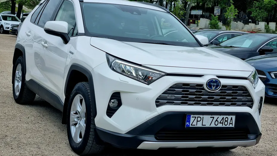 TOYOTA RAV4 -