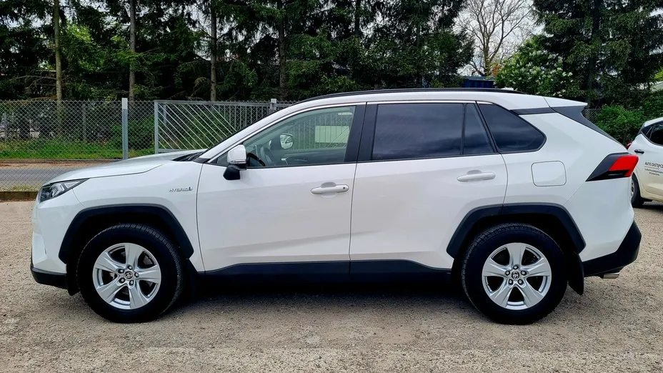 TOYOTA RAV4 -