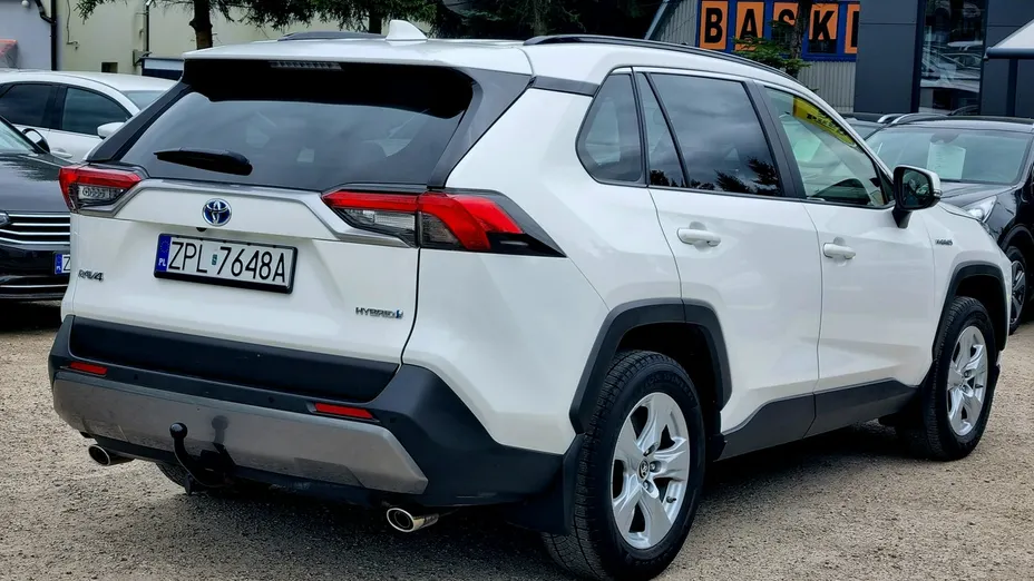 TOYOTA RAV4 -