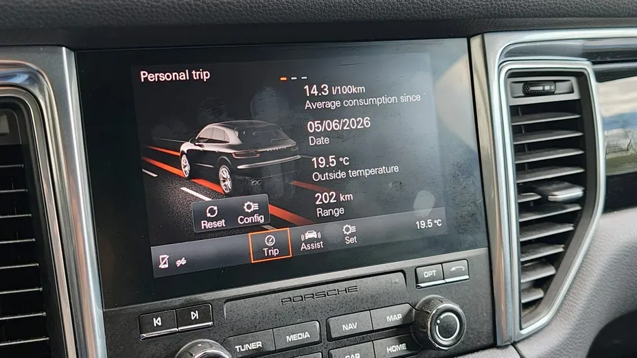PORSCHE Macan -