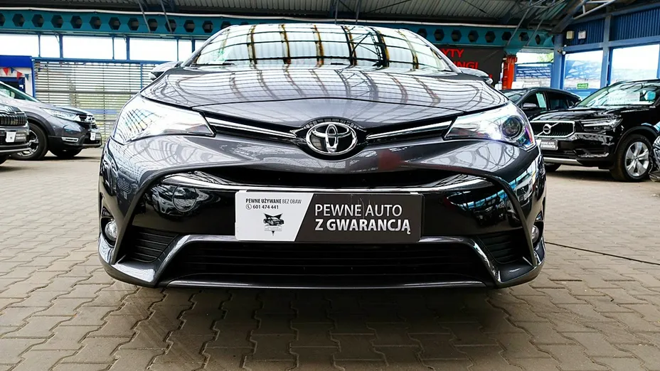 TOYOTA Avensis -