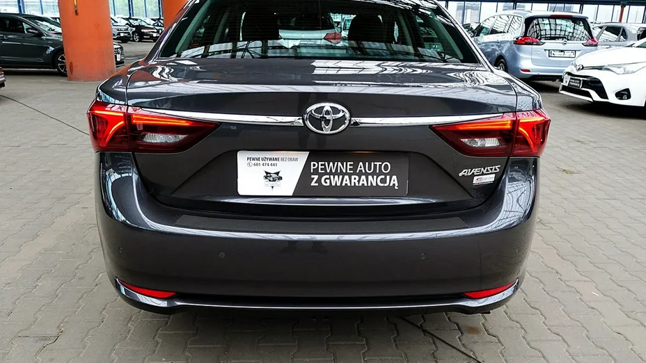 TOYOTA Avensis -