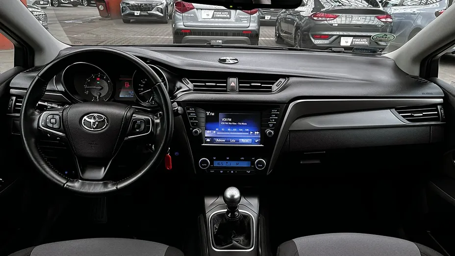 TOYOTA Avensis -