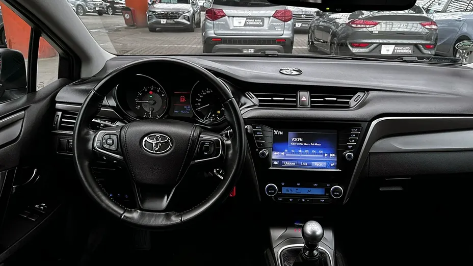 TOYOTA Avensis -