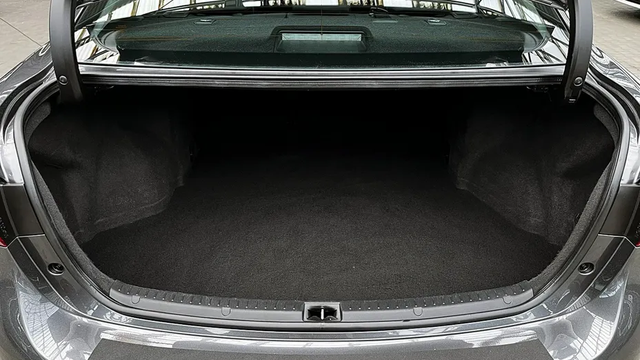 TOYOTA Avensis -