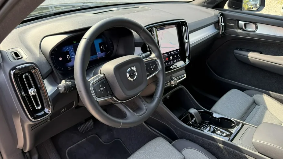 VOLVO XC40 -