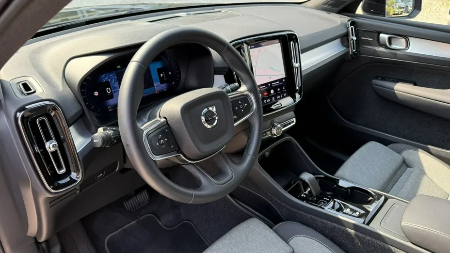 VOLVO XC40 -