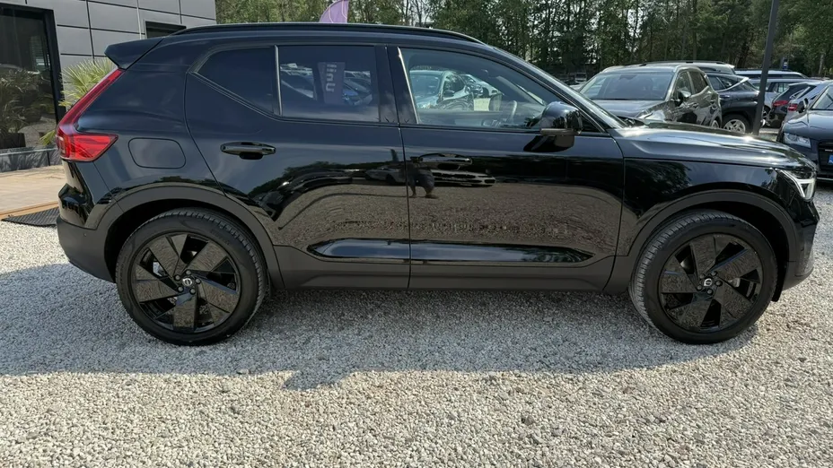 VOLVO XC40 -
