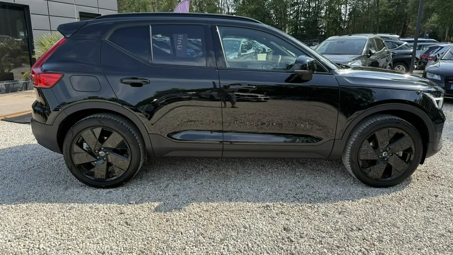 VOLVO XC40 -