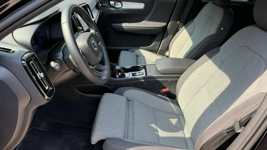 VOLVO XC40 -