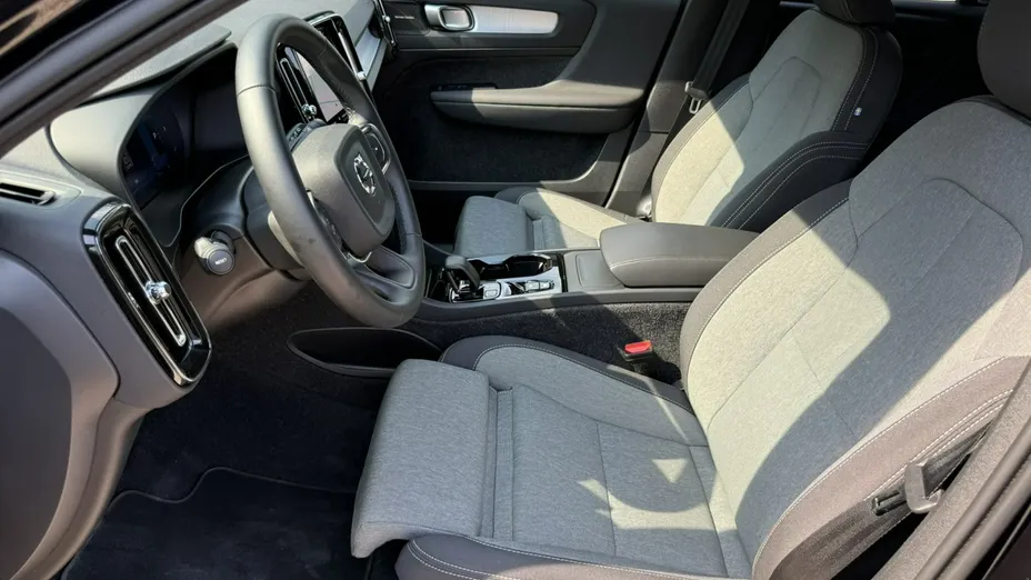 VOLVO XC40 -