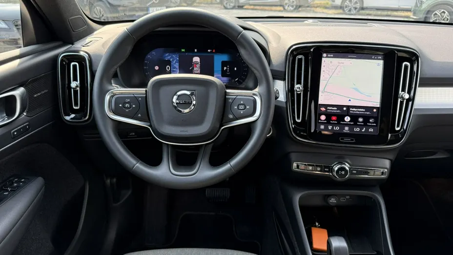 VOLVO XC40 -