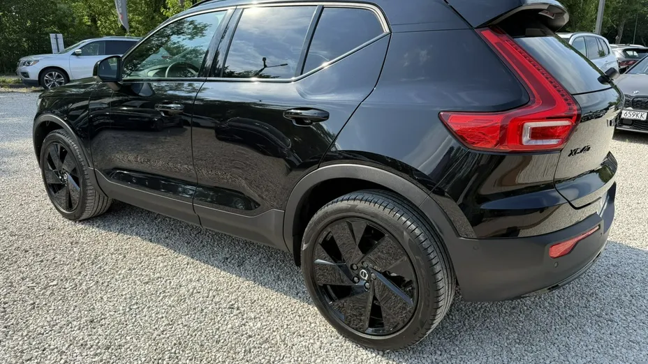 VOLVO XC40 -
