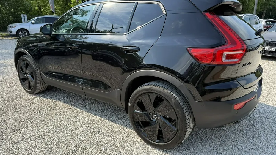 VOLVO XC40 -