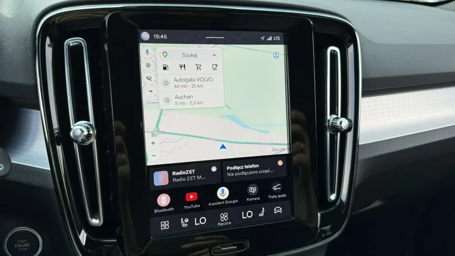 VOLVO XC40 -