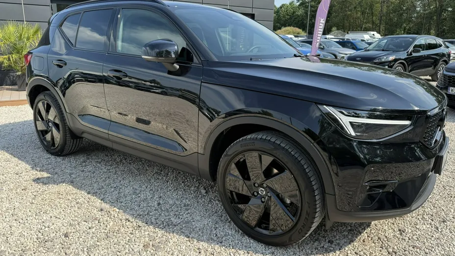 VOLVO XC40 -