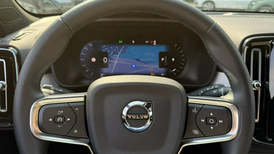 VOLVO XC40 -