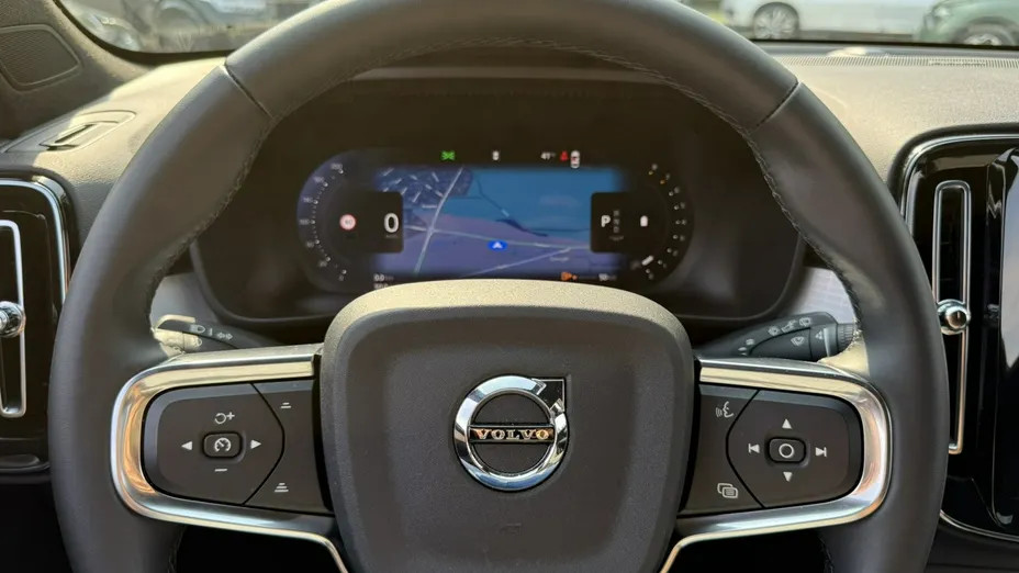 VOLVO XC40 -