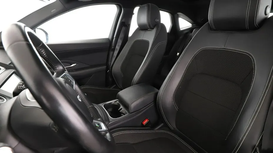 JAGUAR E-Pace -