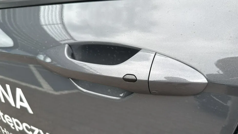 HYUNDAI Kona -
