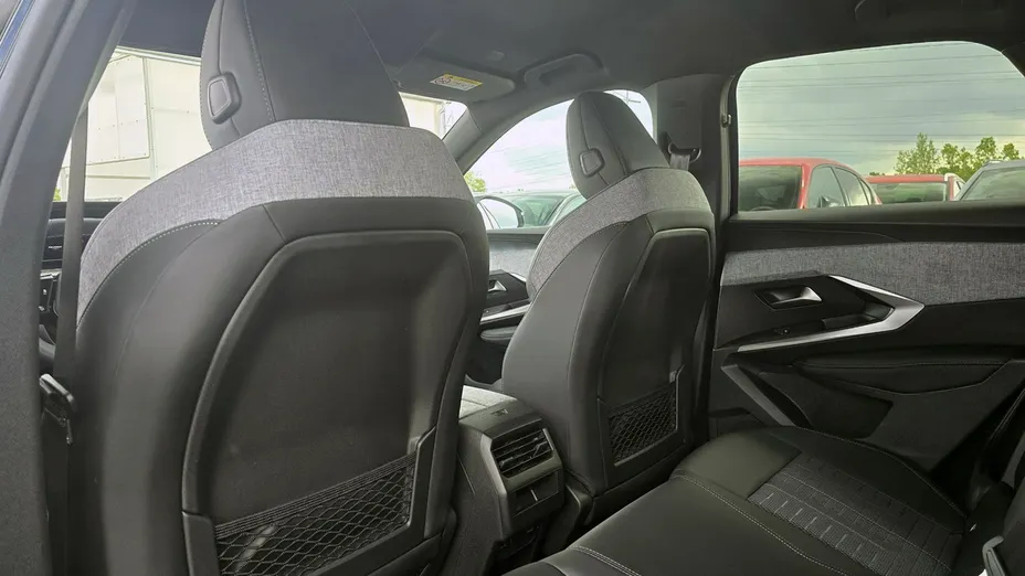 PEUGEOT 3008 -