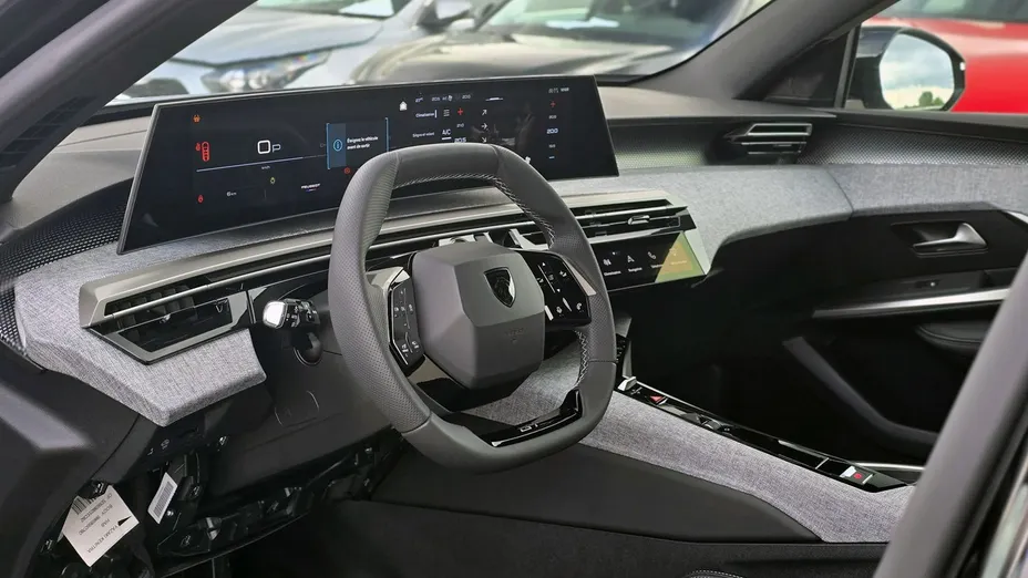 PEUGEOT 3008 -