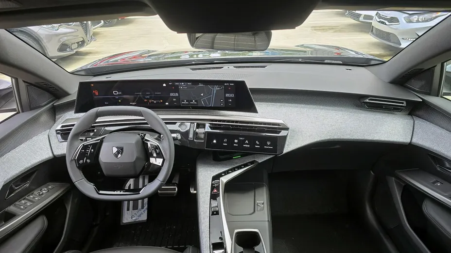 PEUGEOT 3008 -