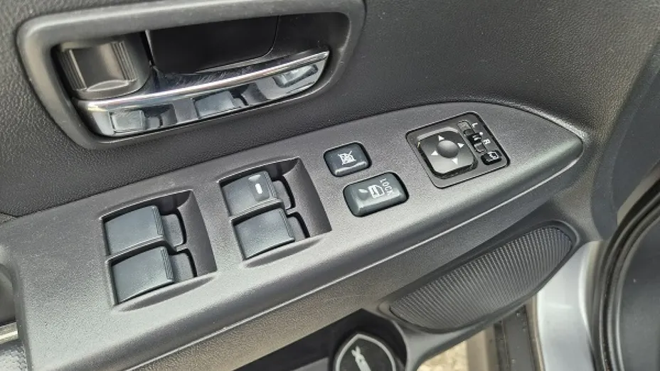 MITSUBISHI ASX -