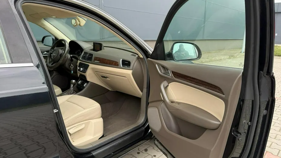AUDI Q3 -