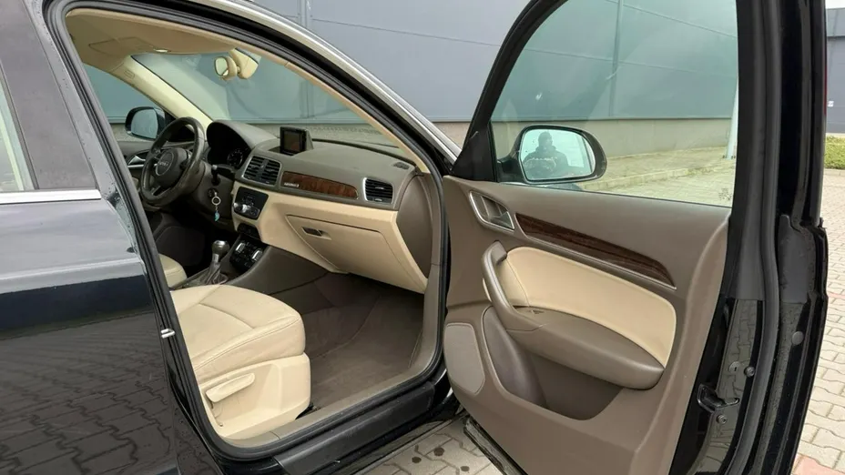 AUDI Q3 -