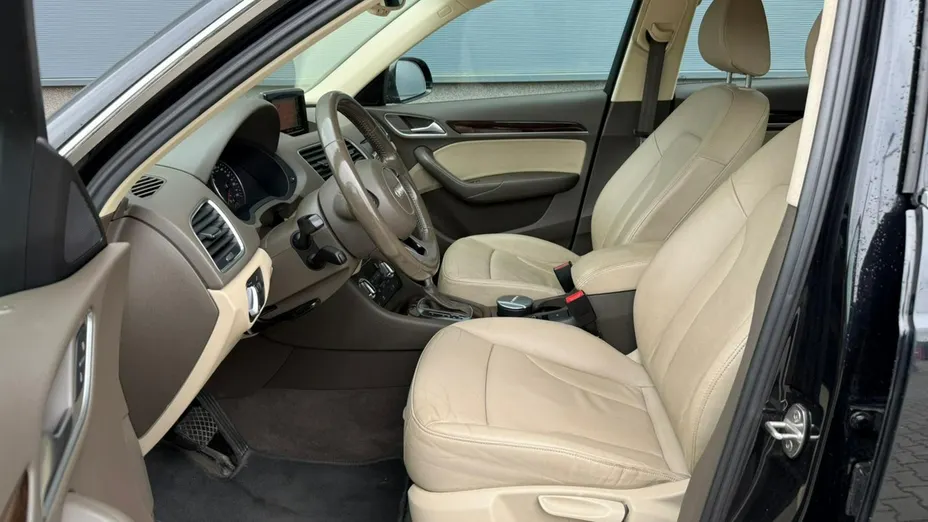 AUDI Q3 -