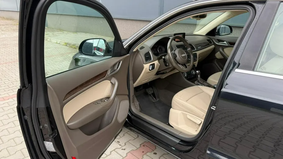 AUDI Q3 -