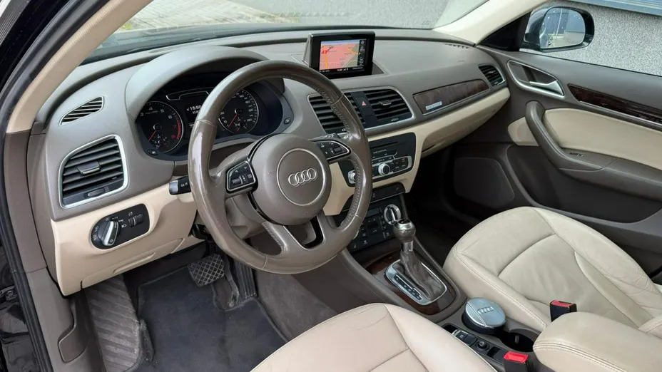 AUDI Q3 -