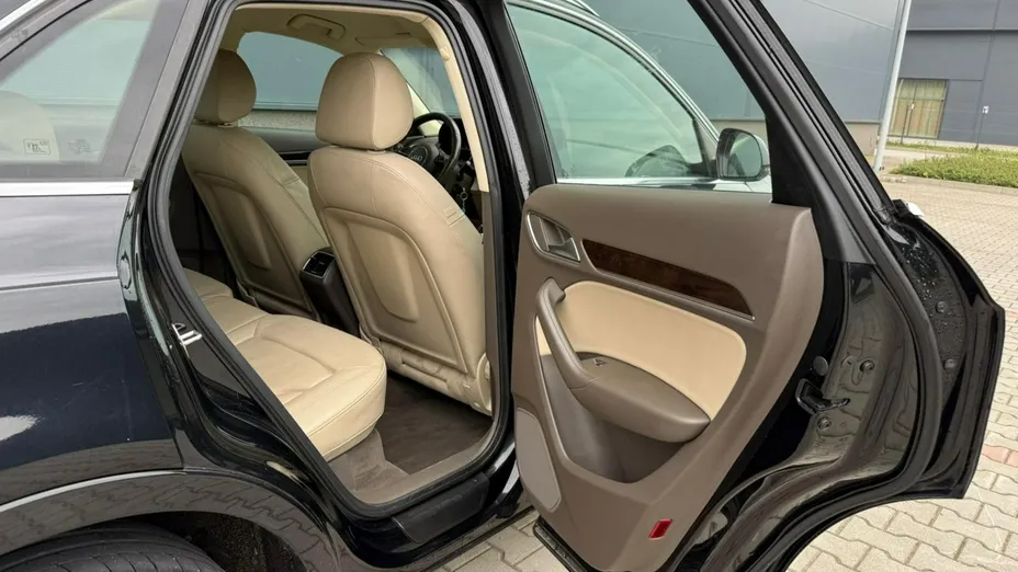 AUDI Q3 -