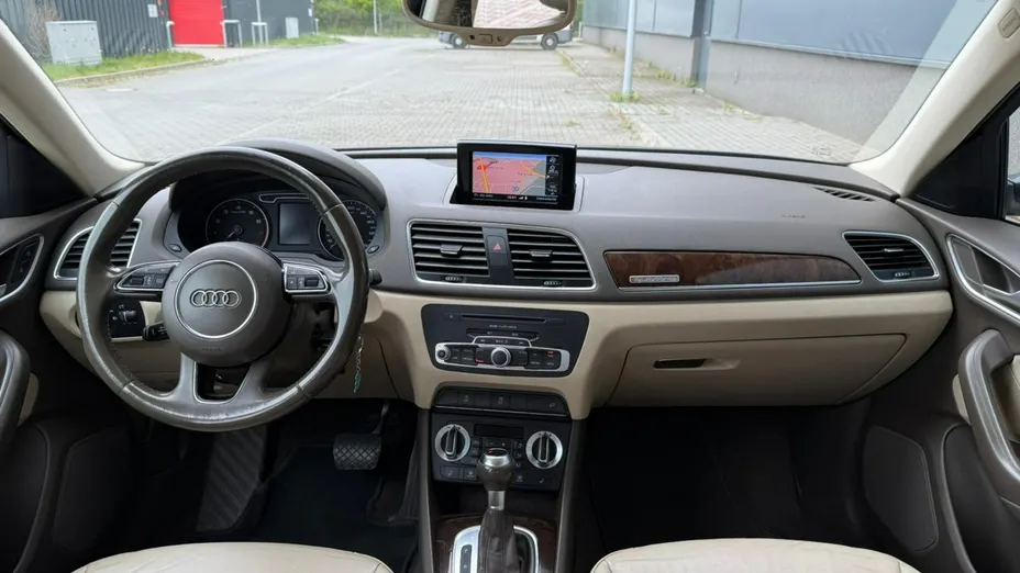 AUDI Q3 -