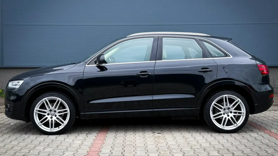 AUDI Q3 -