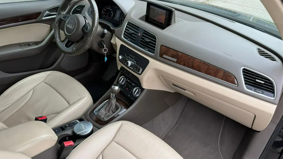 AUDI Q3 -