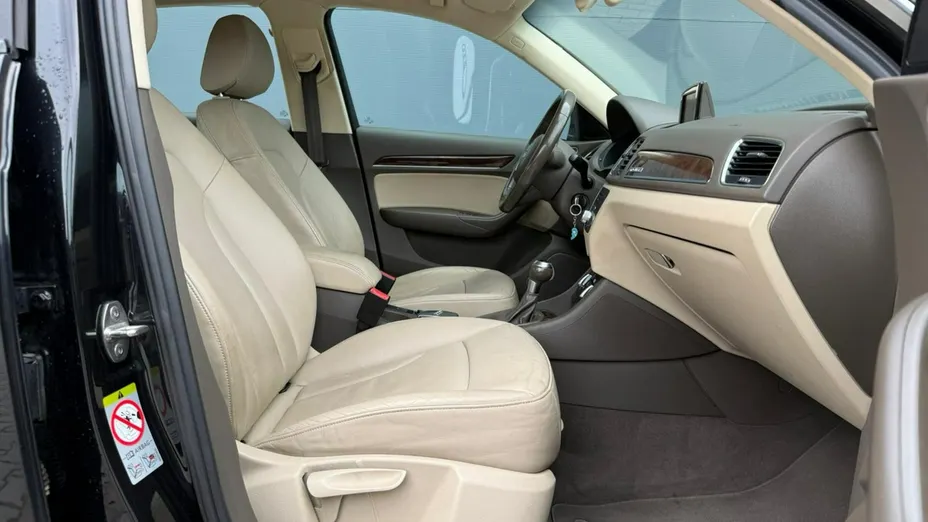 AUDI Q3 -