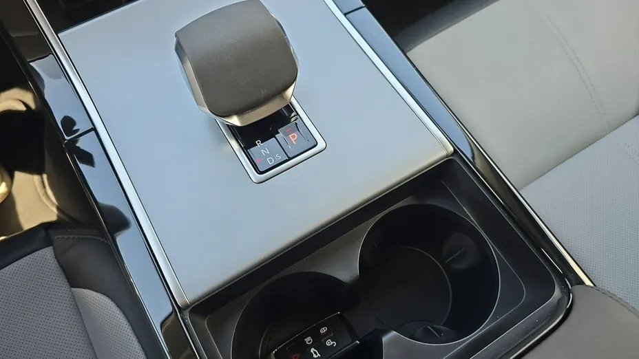 LAND ROVER Range Rover Velar -