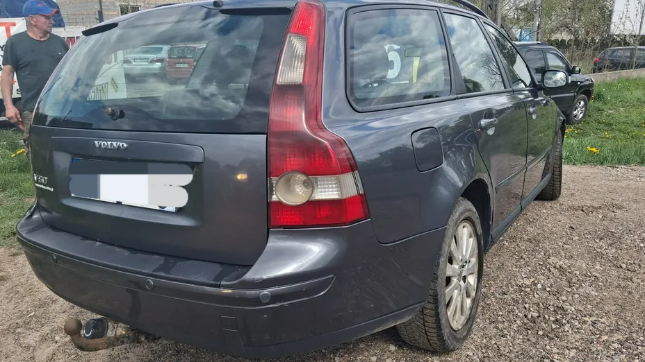 VOLVO V50 -
