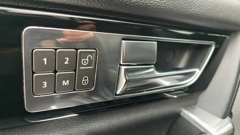 LAND ROVER Discovery -
