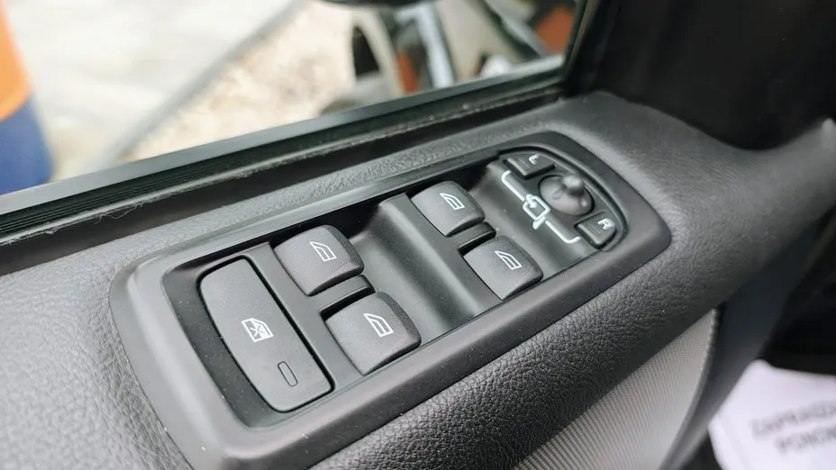 LAND ROVER Discovery -