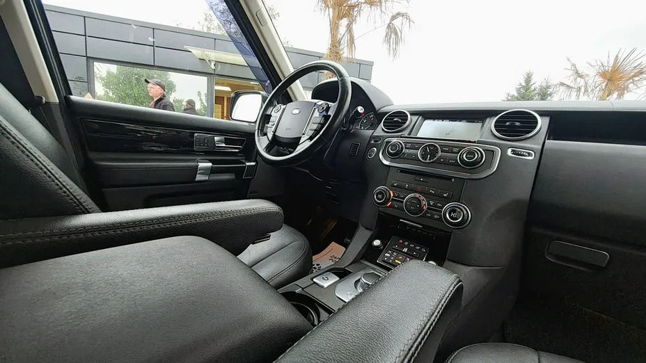 LAND ROVER Discovery -